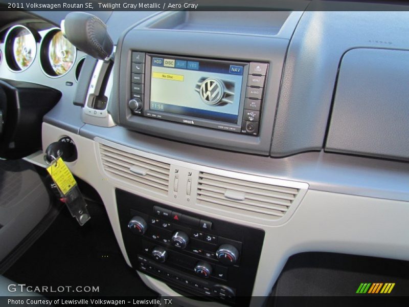 Twilight Gray Metallic / Aero Gray 2011 Volkswagen Routan SE