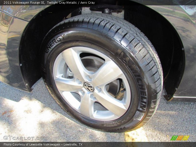 Twilight Gray Metallic / Aero Gray 2011 Volkswagen Routan SE