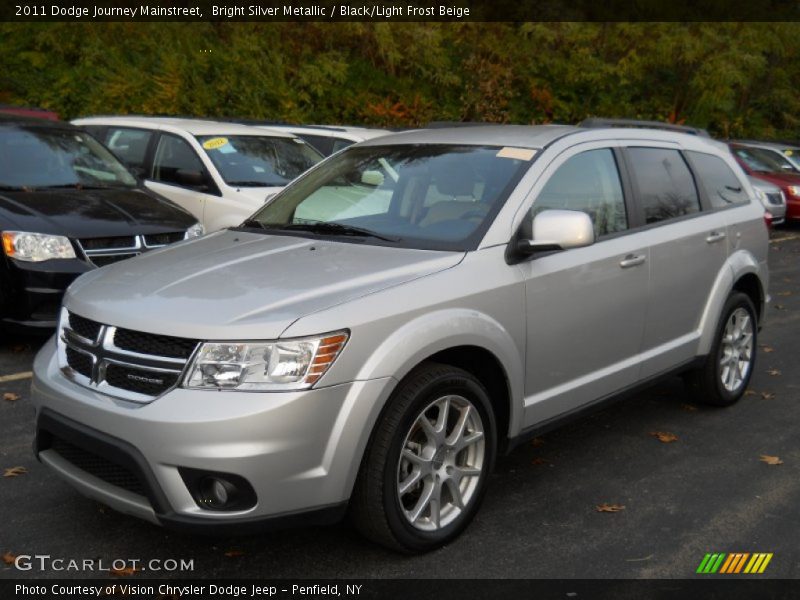 Bright Silver Metallic / Black/Light Frost Beige 2011 Dodge Journey Mainstreet