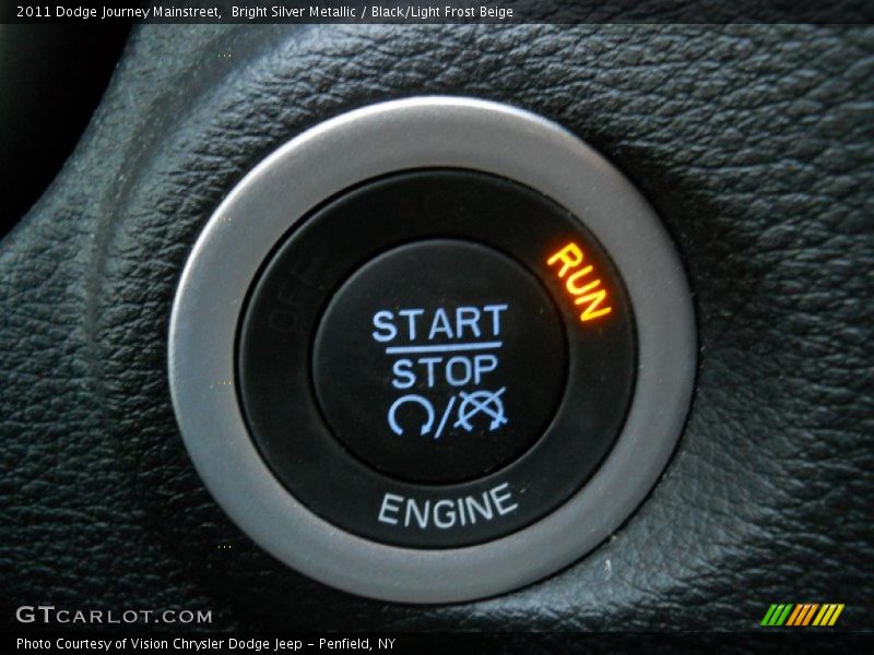 Bright Silver Metallic / Black/Light Frost Beige 2011 Dodge Journey Mainstreet