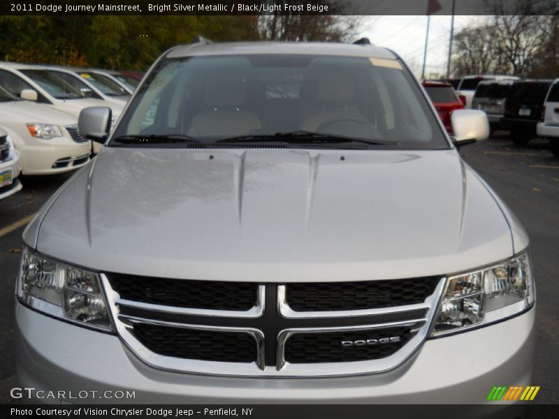 Bright Silver Metallic / Black/Light Frost Beige 2011 Dodge Journey Mainstreet