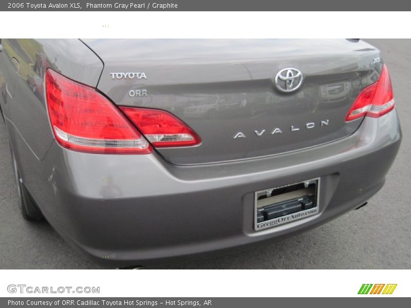 Phantom Gray Pearl / Graphite 2006 Toyota Avalon XLS