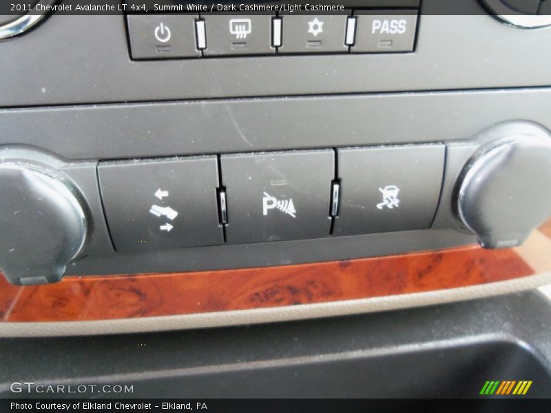 Summit White / Dark Cashmere/Light Cashmere 2011 Chevrolet Avalanche LT 4x4