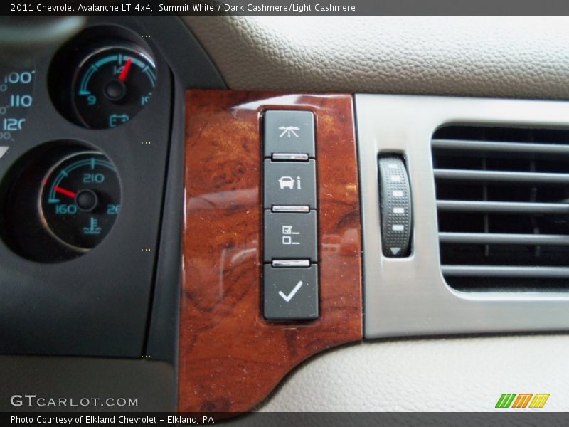 Summit White / Dark Cashmere/Light Cashmere 2011 Chevrolet Avalanche LT 4x4