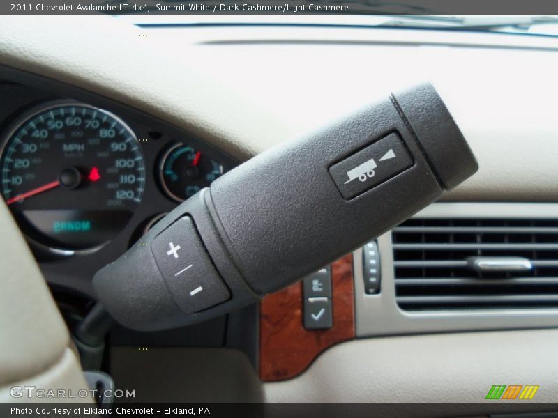 Summit White / Dark Cashmere/Light Cashmere 2011 Chevrolet Avalanche LT 4x4
