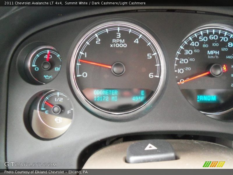 Summit White / Dark Cashmere/Light Cashmere 2011 Chevrolet Avalanche LT 4x4