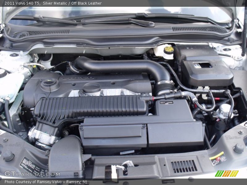 Silver Metallic / Off Black Leather 2011 Volvo S40 T5