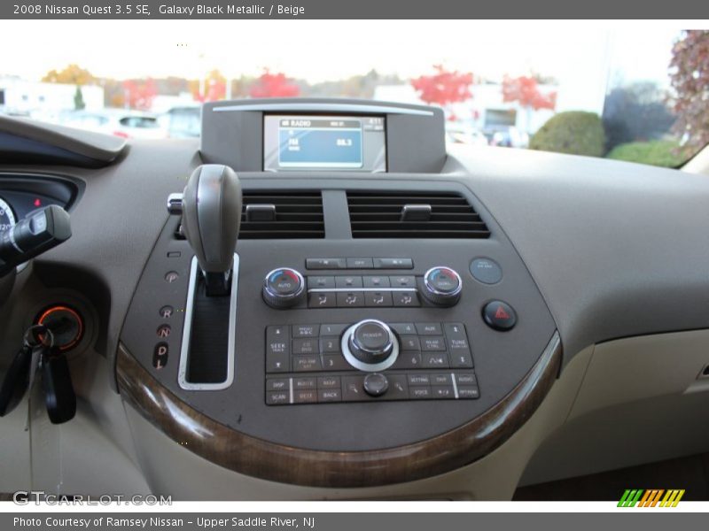 Galaxy Black Metallic / Beige 2008 Nissan Quest 3.5 SE