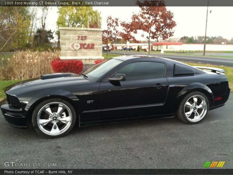 Black / Dark Charcoal 2005 Ford Mustang GT Deluxe Coupe