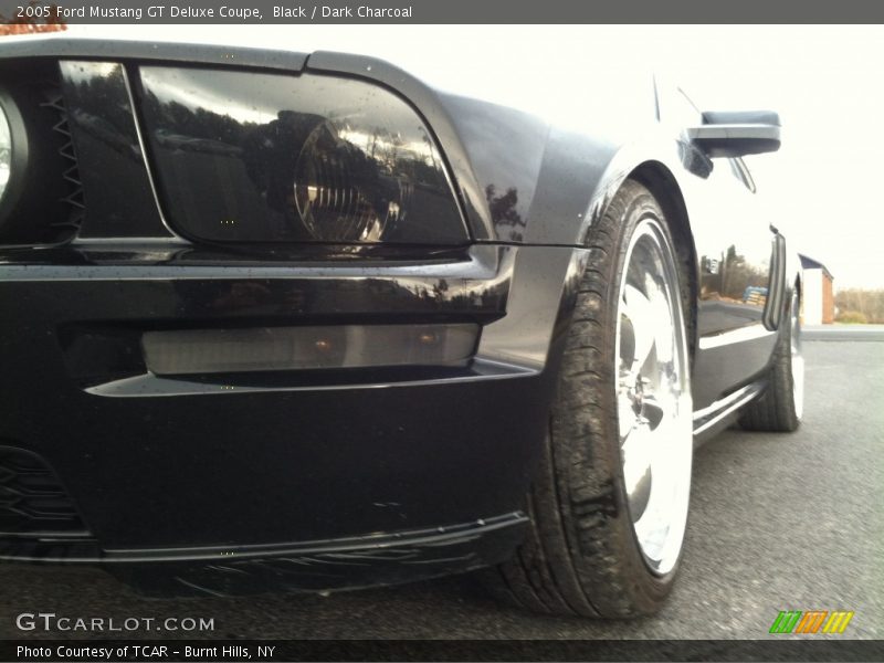 Black / Dark Charcoal 2005 Ford Mustang GT Deluxe Coupe