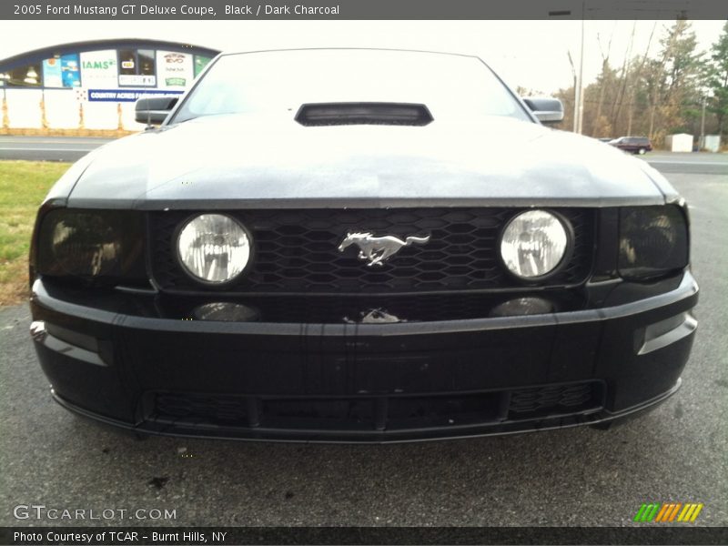 Black / Dark Charcoal 2005 Ford Mustang GT Deluxe Coupe