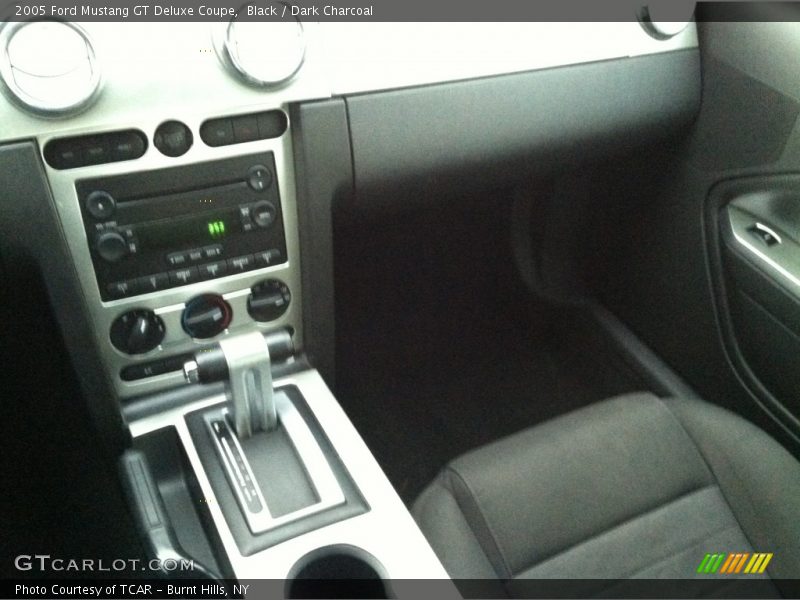 Black / Dark Charcoal 2005 Ford Mustang GT Deluxe Coupe