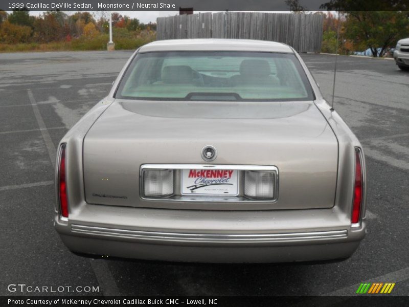 Moonstone / Neutral Shale 1999 Cadillac DeVille Sedan