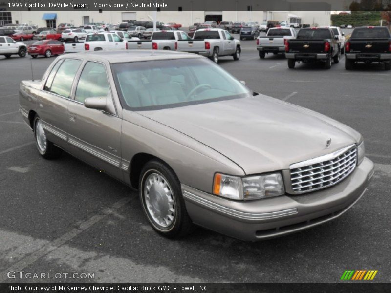 Moonstone / Neutral Shale 1999 Cadillac DeVille Sedan