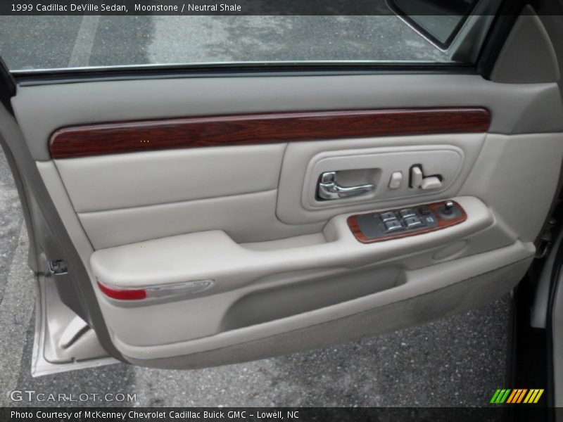 Moonstone / Neutral Shale 1999 Cadillac DeVille Sedan