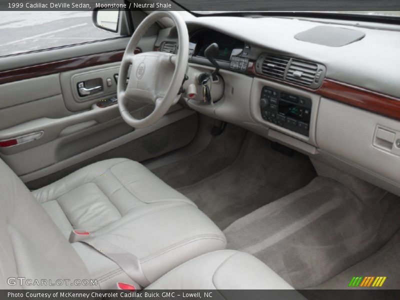 Moonstone / Neutral Shale 1999 Cadillac DeVille Sedan