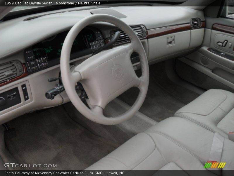 Moonstone / Neutral Shale 1999 Cadillac DeVille Sedan