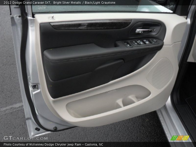 Bright Silver Metallic / Black/Light Graystone 2012 Dodge Grand Caravan SXT