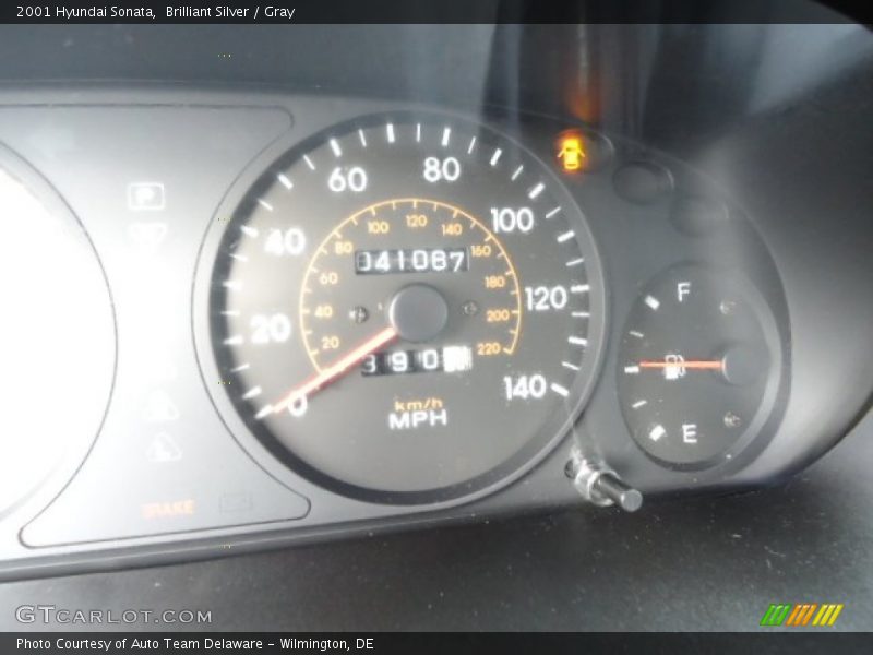 Brilliant Silver / Gray 2001 Hyundai Sonata