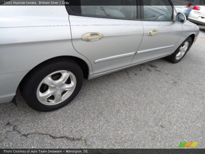 Brilliant Silver / Gray 2001 Hyundai Sonata