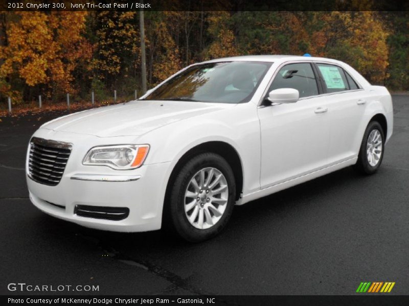 Front 3/4 View of 2012 300 