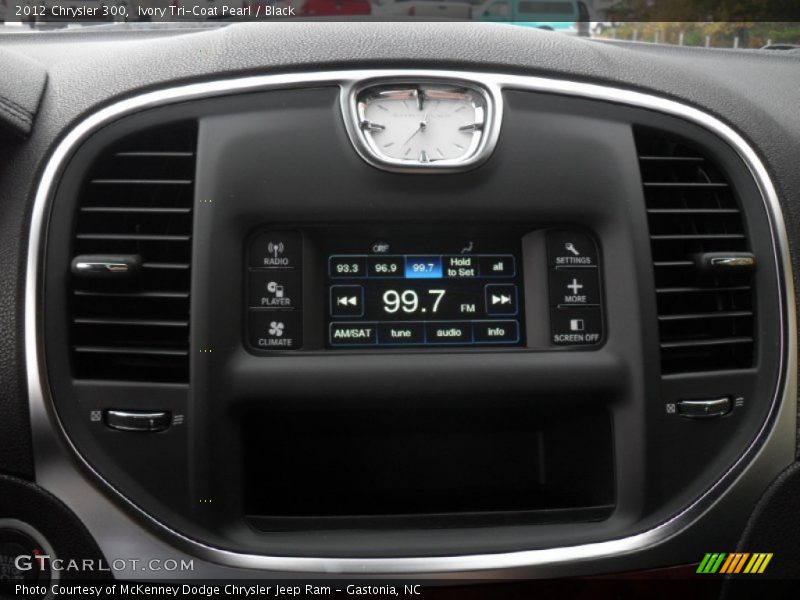 Ivory Tri-Coat Pearl / Black 2012 Chrysler 300