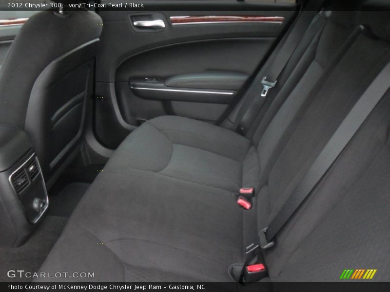 Ivory Tri-Coat Pearl / Black 2012 Chrysler 300