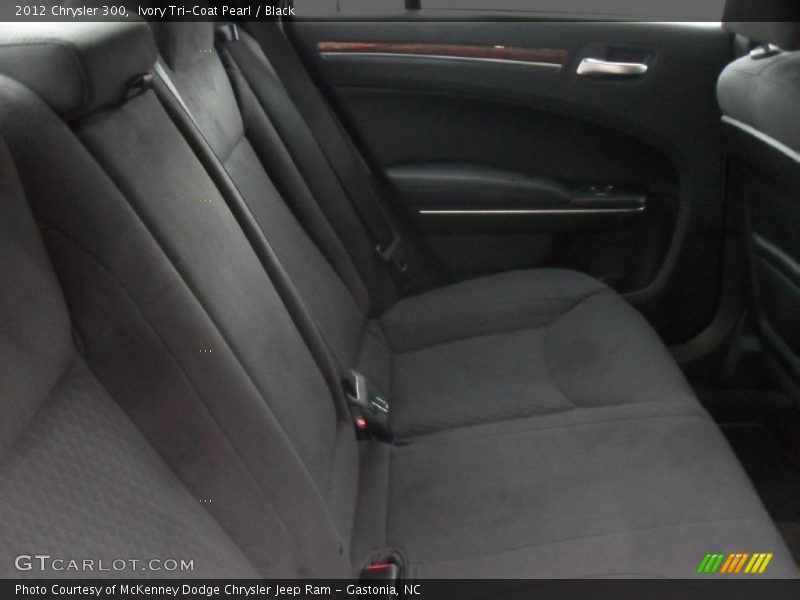 Ivory Tri-Coat Pearl / Black 2012 Chrysler 300