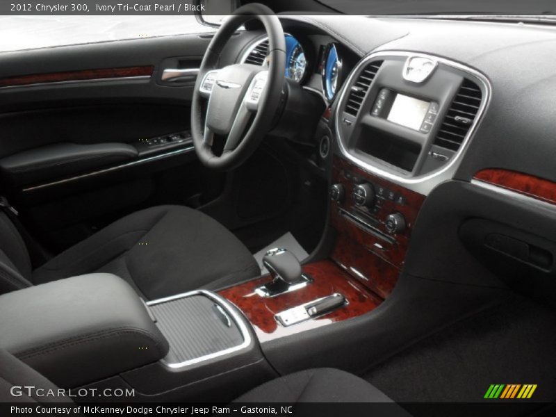 Ivory Tri-Coat Pearl / Black 2012 Chrysler 300