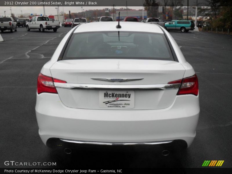 Bright White / Black 2012 Chrysler 200 Limited Sedan