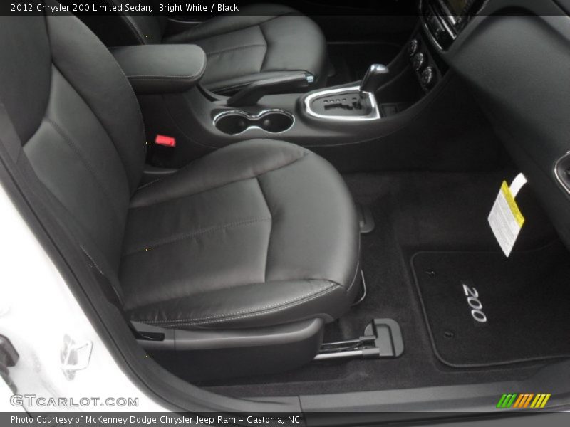 Bright White / Black 2012 Chrysler 200 Limited Sedan