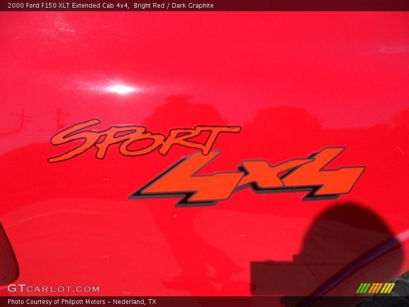  2000 F150 XLT Extended Cab 4x4 Logo