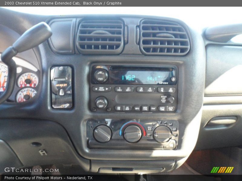 Black Onyx / Graphite 2003 Chevrolet S10 Xtreme Extended Cab