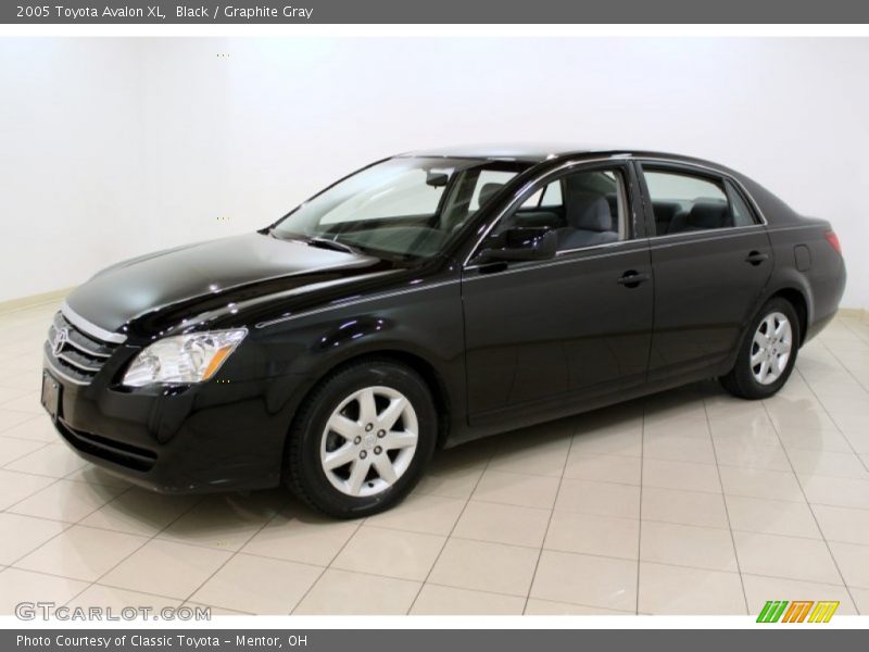 Black / Graphite Gray 2005 Toyota Avalon XL