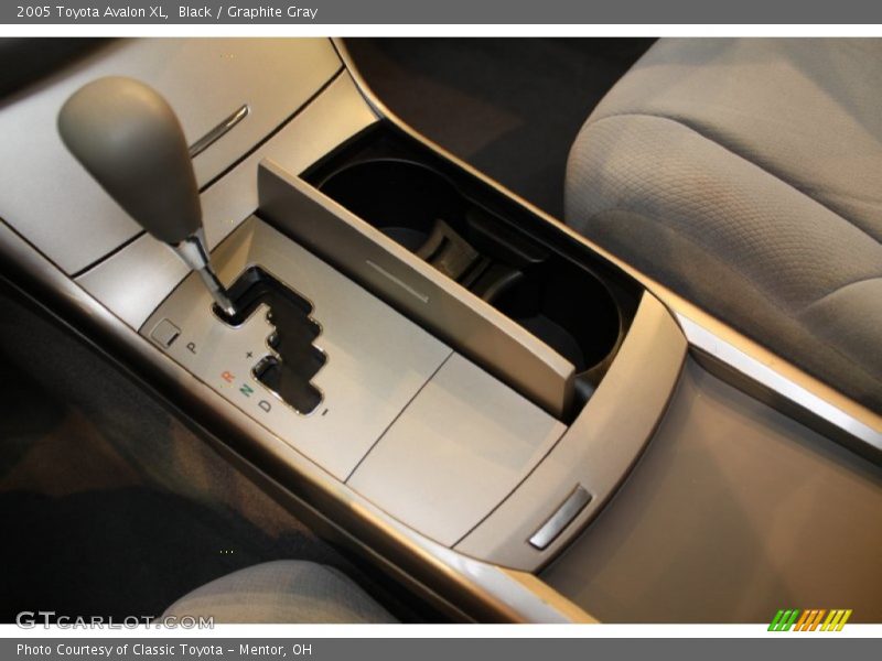 Black / Graphite Gray 2005 Toyota Avalon XL