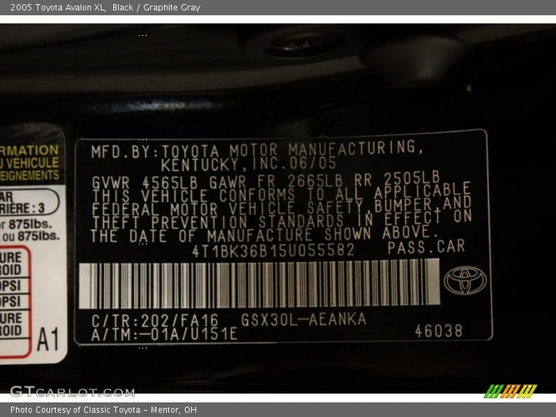 Black / Graphite Gray 2005 Toyota Avalon XL
