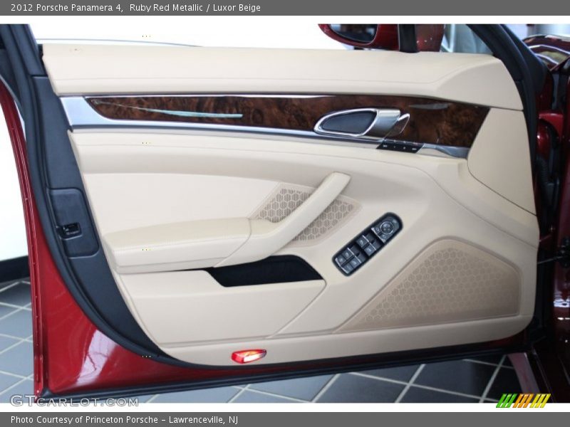 Door Panel of 2012 Panamera 4