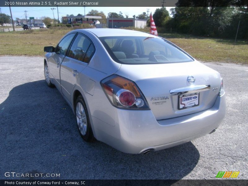 Radiant Silver / Charcoal 2010 Nissan Altima 2.5 S