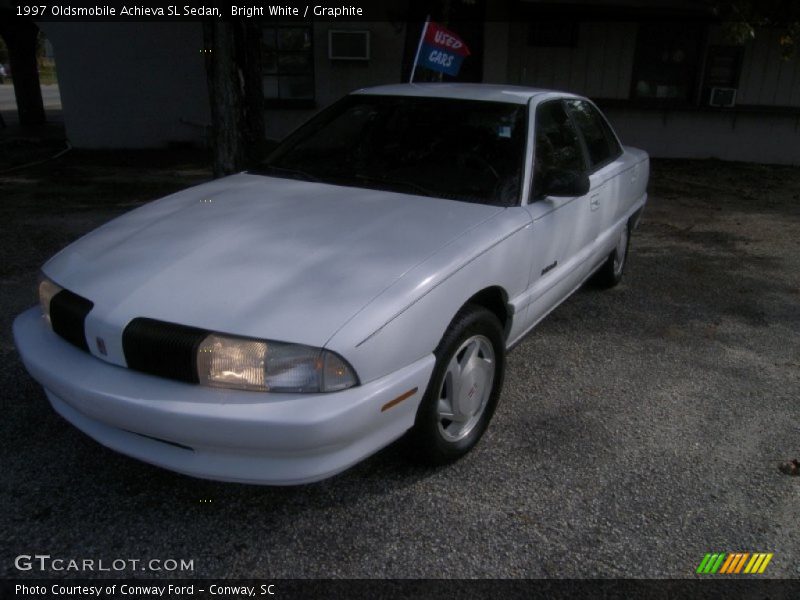 Bright White / Graphite 1997 Oldsmobile Achieva SL Sedan