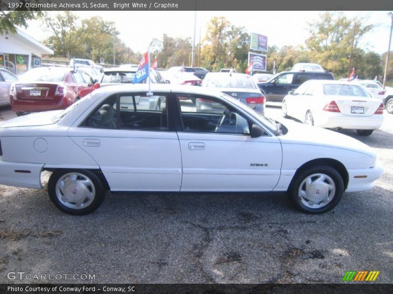 Bright White / Graphite 1997 Oldsmobile Achieva SL Sedan