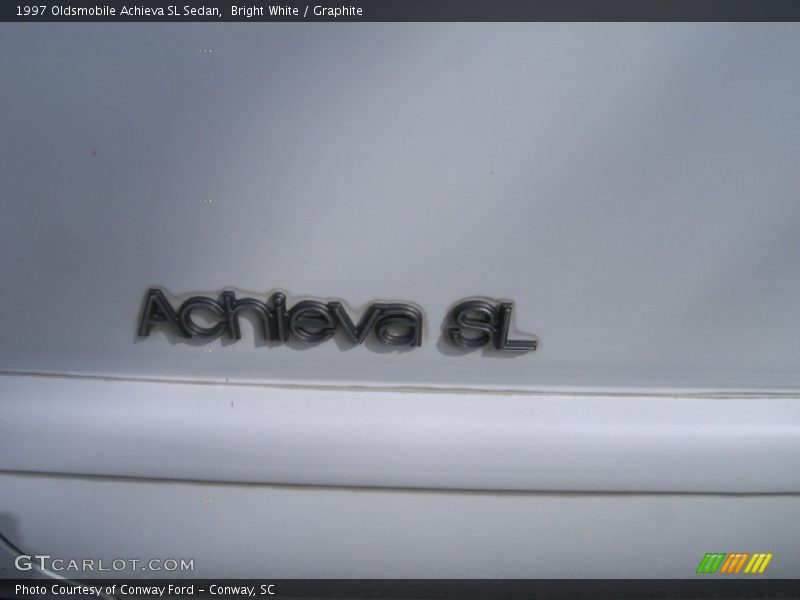 Bright White / Graphite 1997 Oldsmobile Achieva SL Sedan