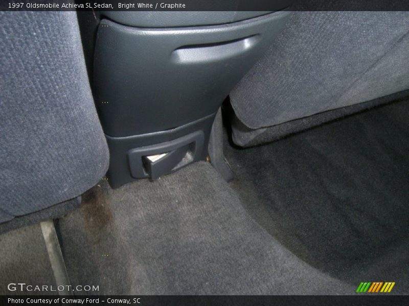 Bright White / Graphite 1997 Oldsmobile Achieva SL Sedan