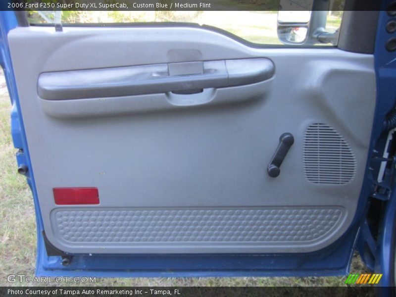 Door Panel of 2006 F250 Super Duty XL SuperCab