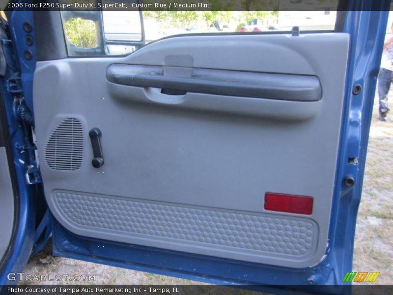 Door Panel of 2006 F250 Super Duty XL SuperCab