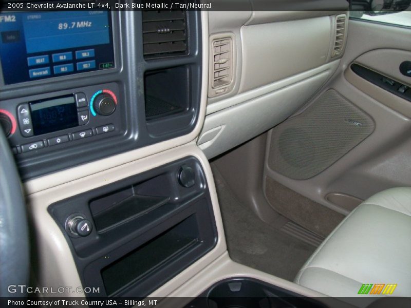 Dark Blue Metallic / Tan/Neutral 2005 Chevrolet Avalanche LT 4x4