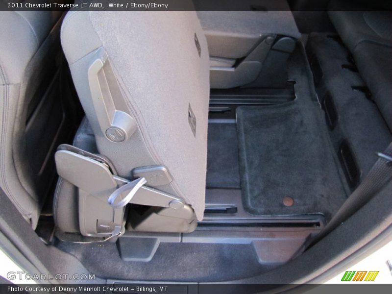 White / Ebony/Ebony 2011 Chevrolet Traverse LT AWD