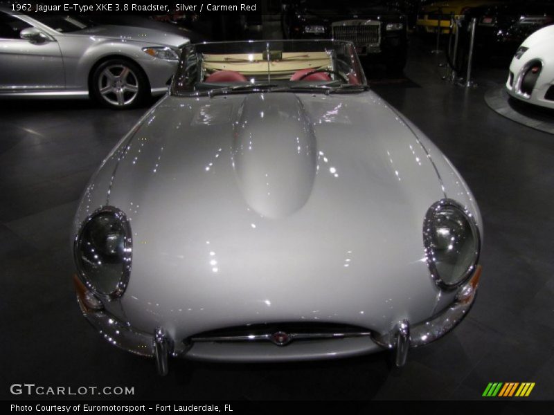 Silver / Carmen Red 1962 Jaguar E-Type XKE 3.8 Roadster