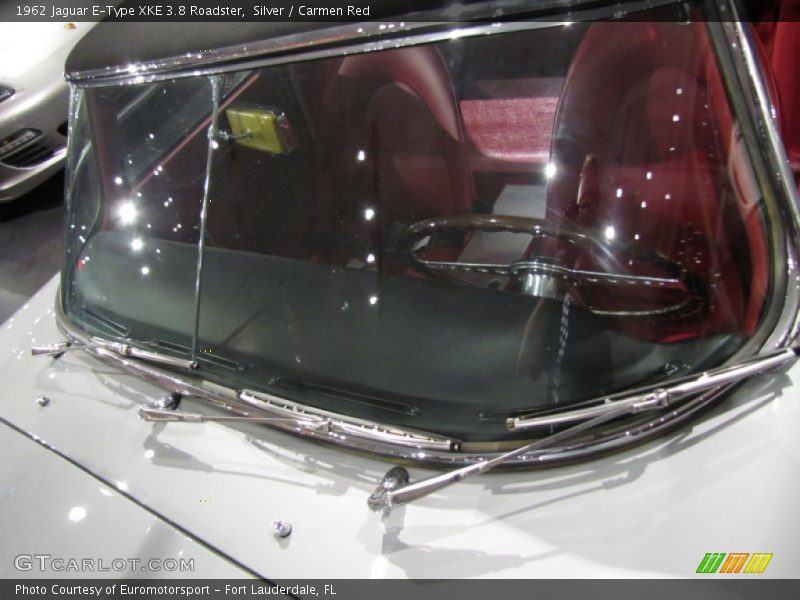Silver / Carmen Red 1962 Jaguar E-Type XKE 3.8 Roadster