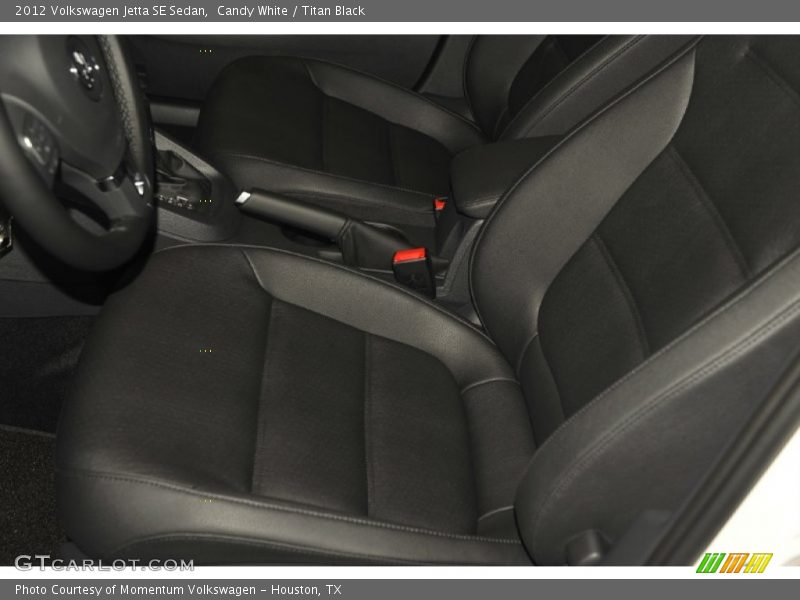 Candy White / Titan Black 2012 Volkswagen Jetta SE Sedan