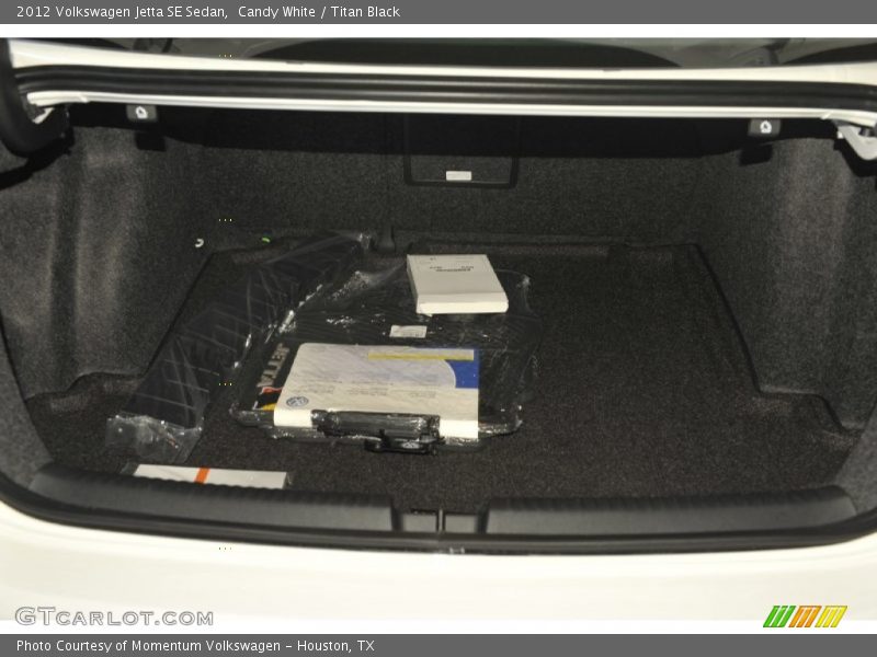 Candy White / Titan Black 2012 Volkswagen Jetta SE Sedan